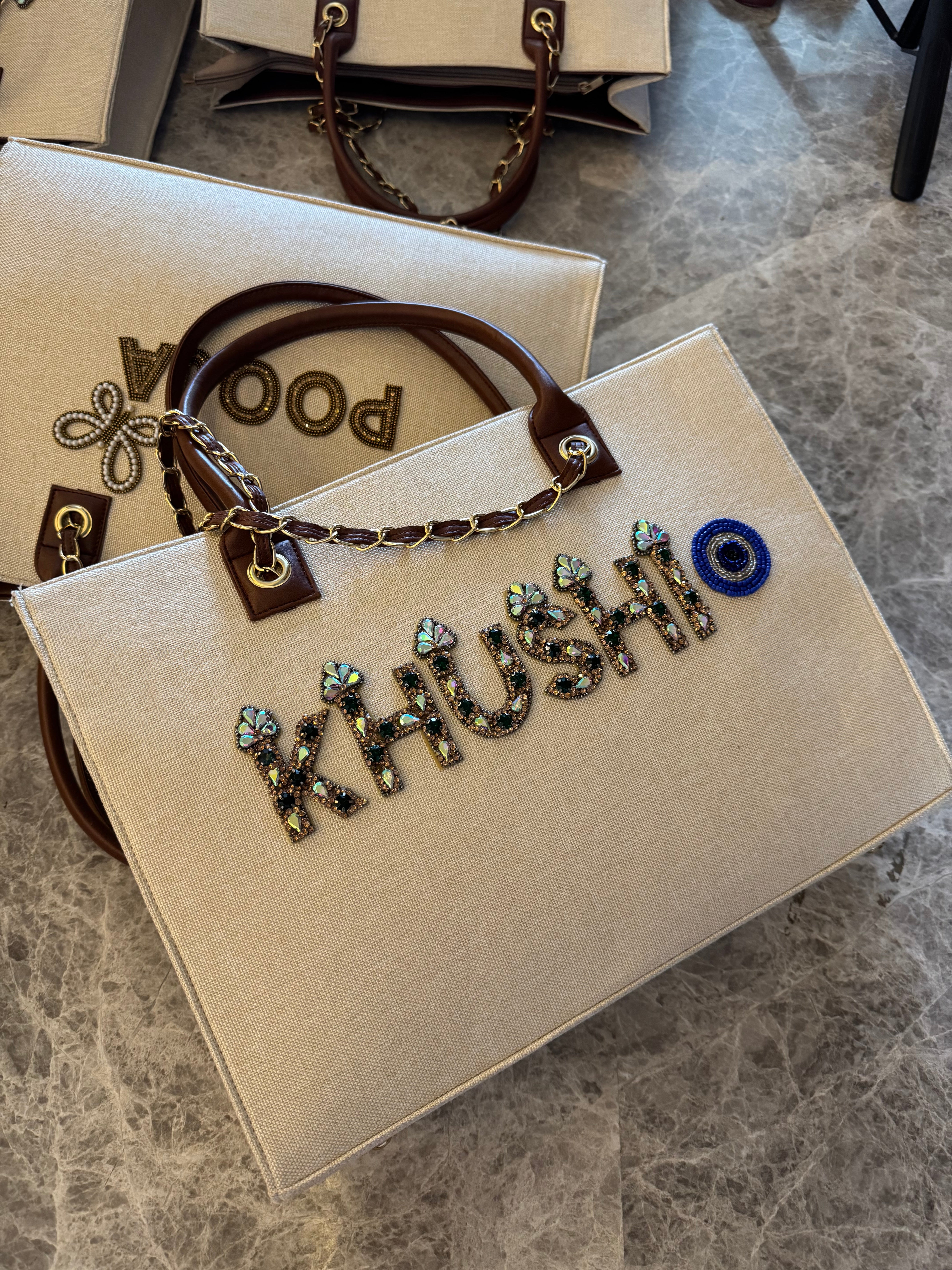 Customised chain canvas