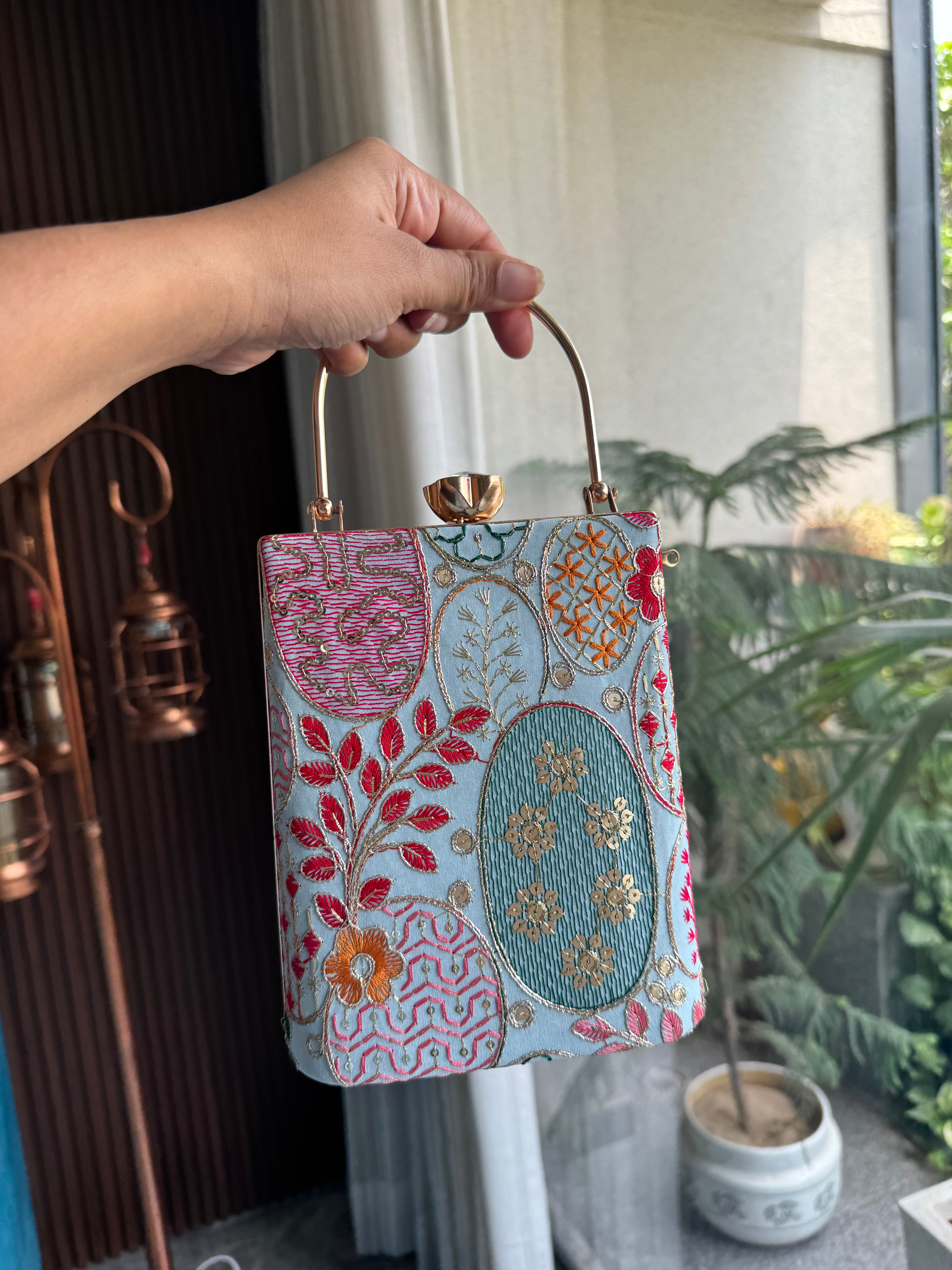Mobile party bag
