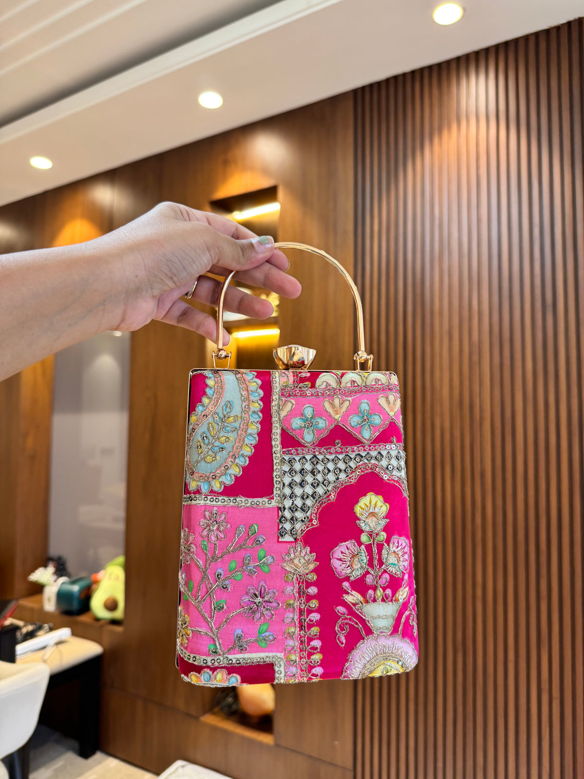 Maharani mobile party bag