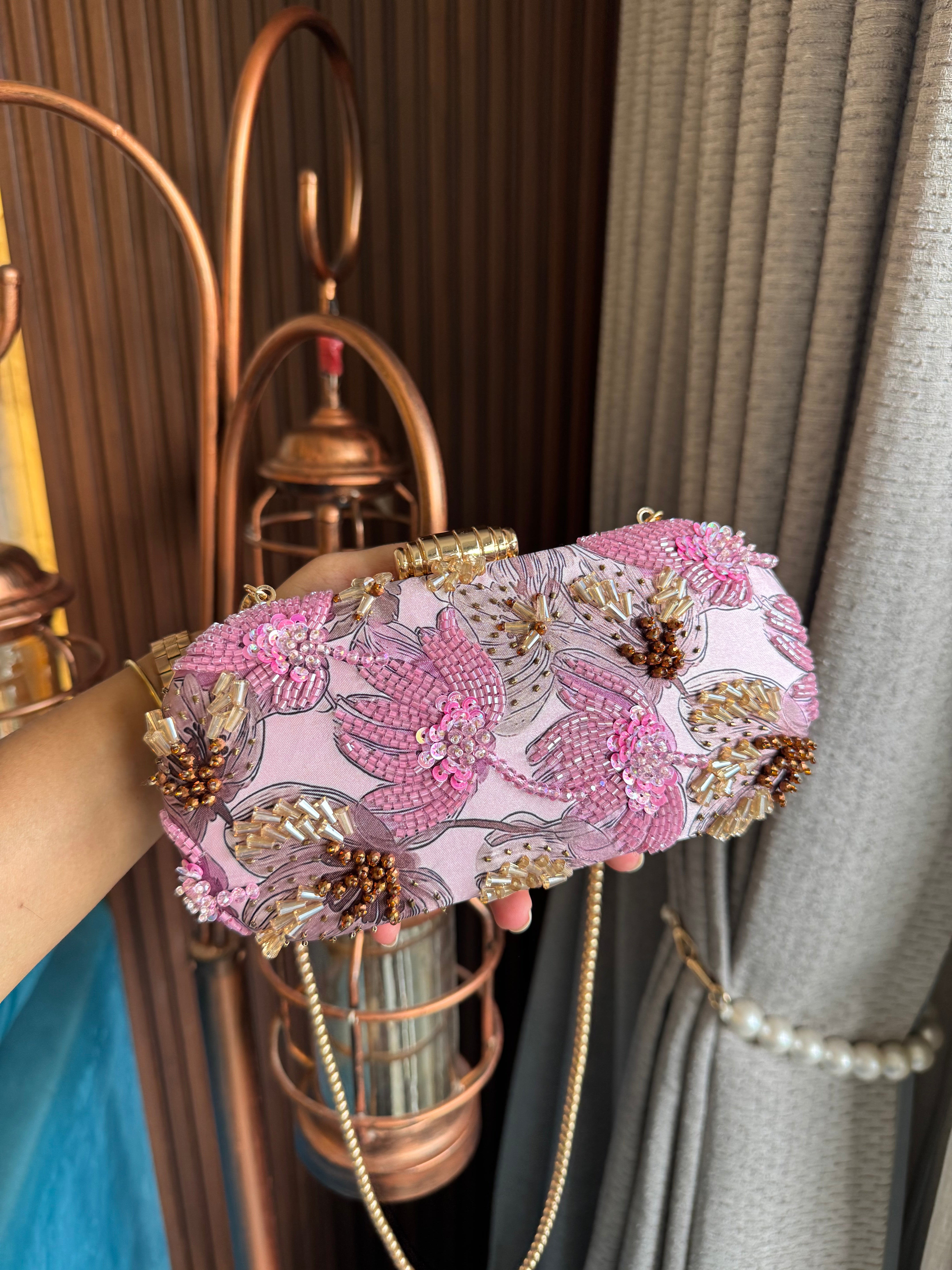 Raya clutch