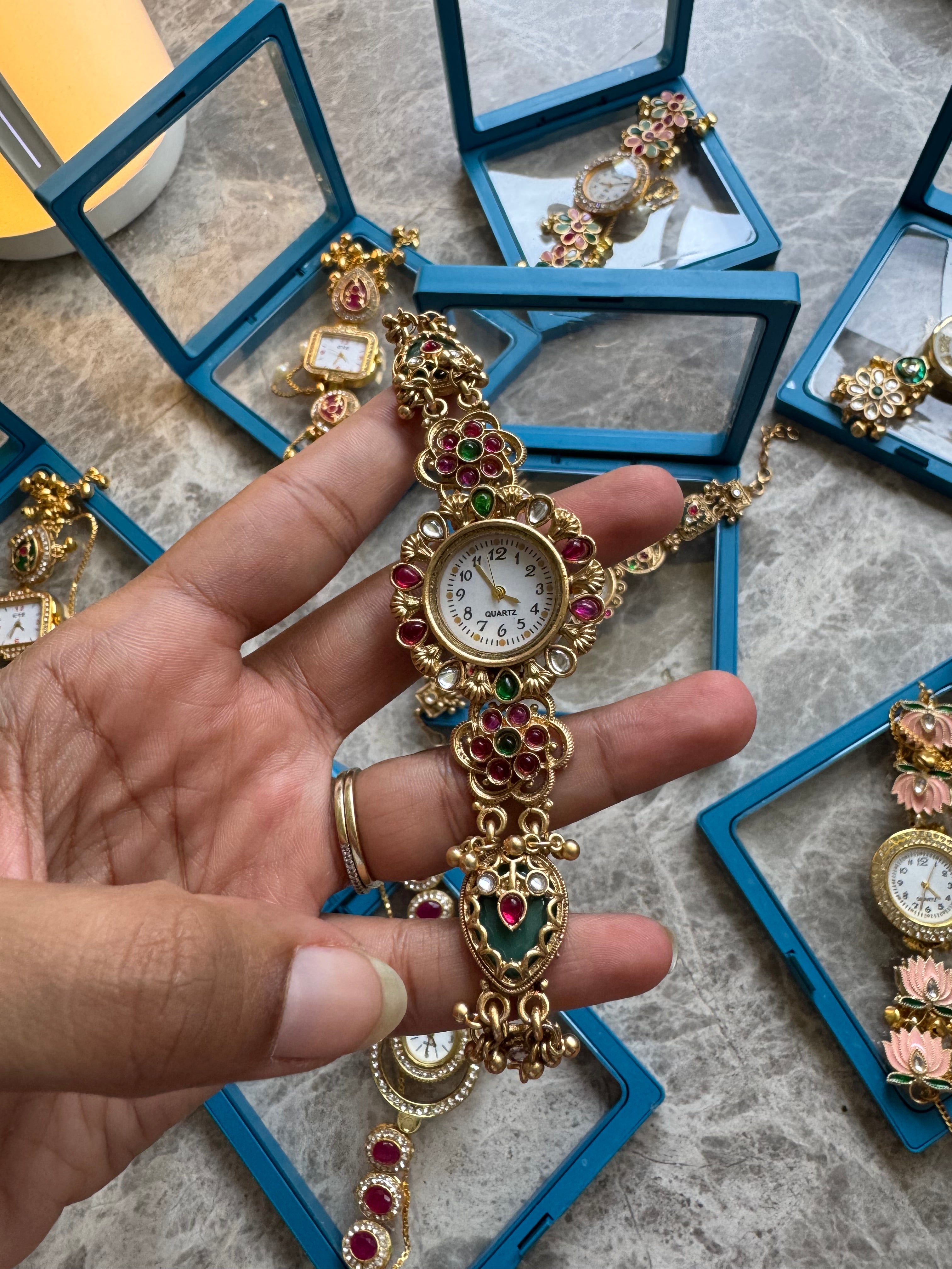 25 pcs mix kashmiri watch
