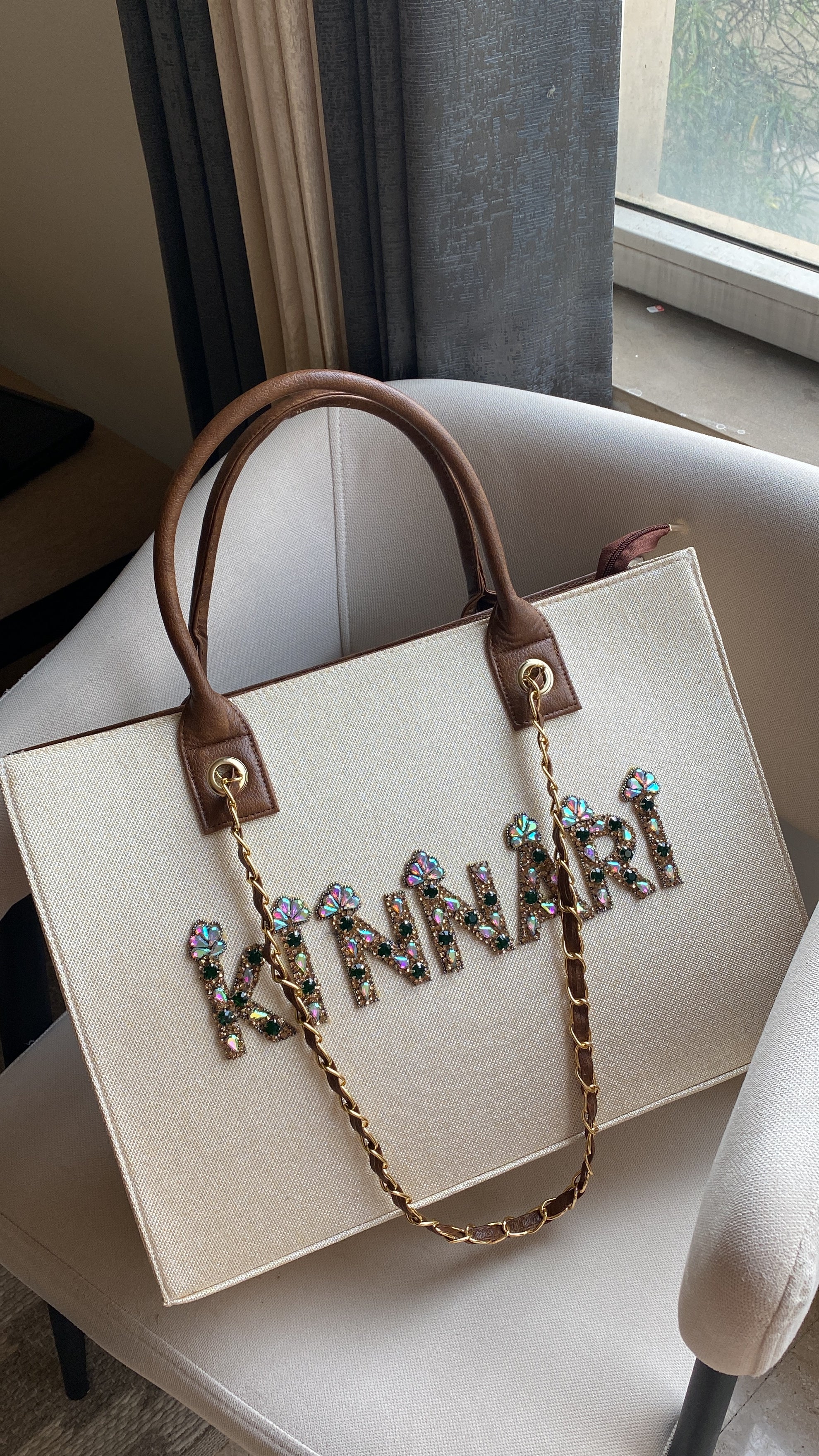 Customised chain canvas