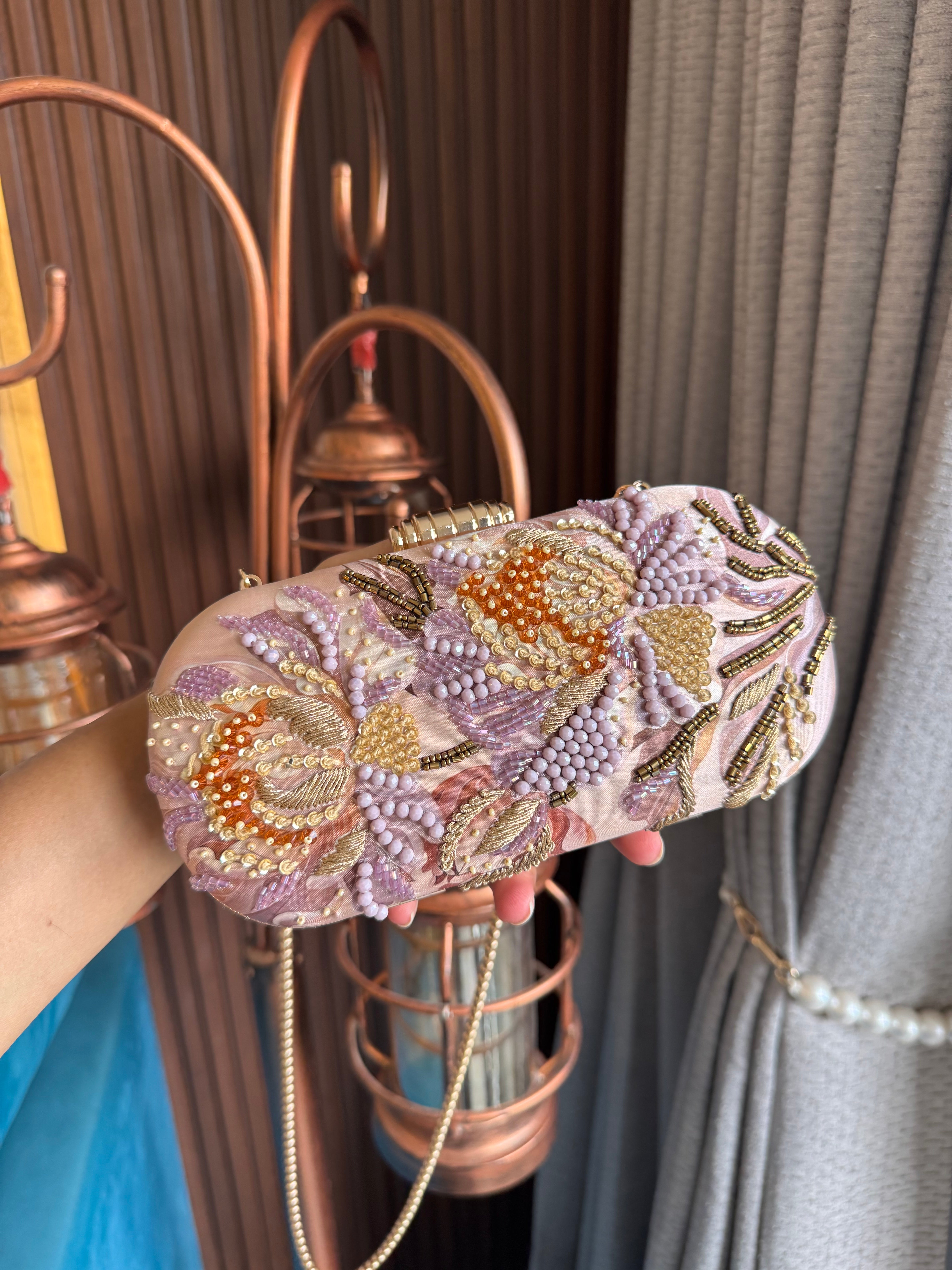 Raya clutch