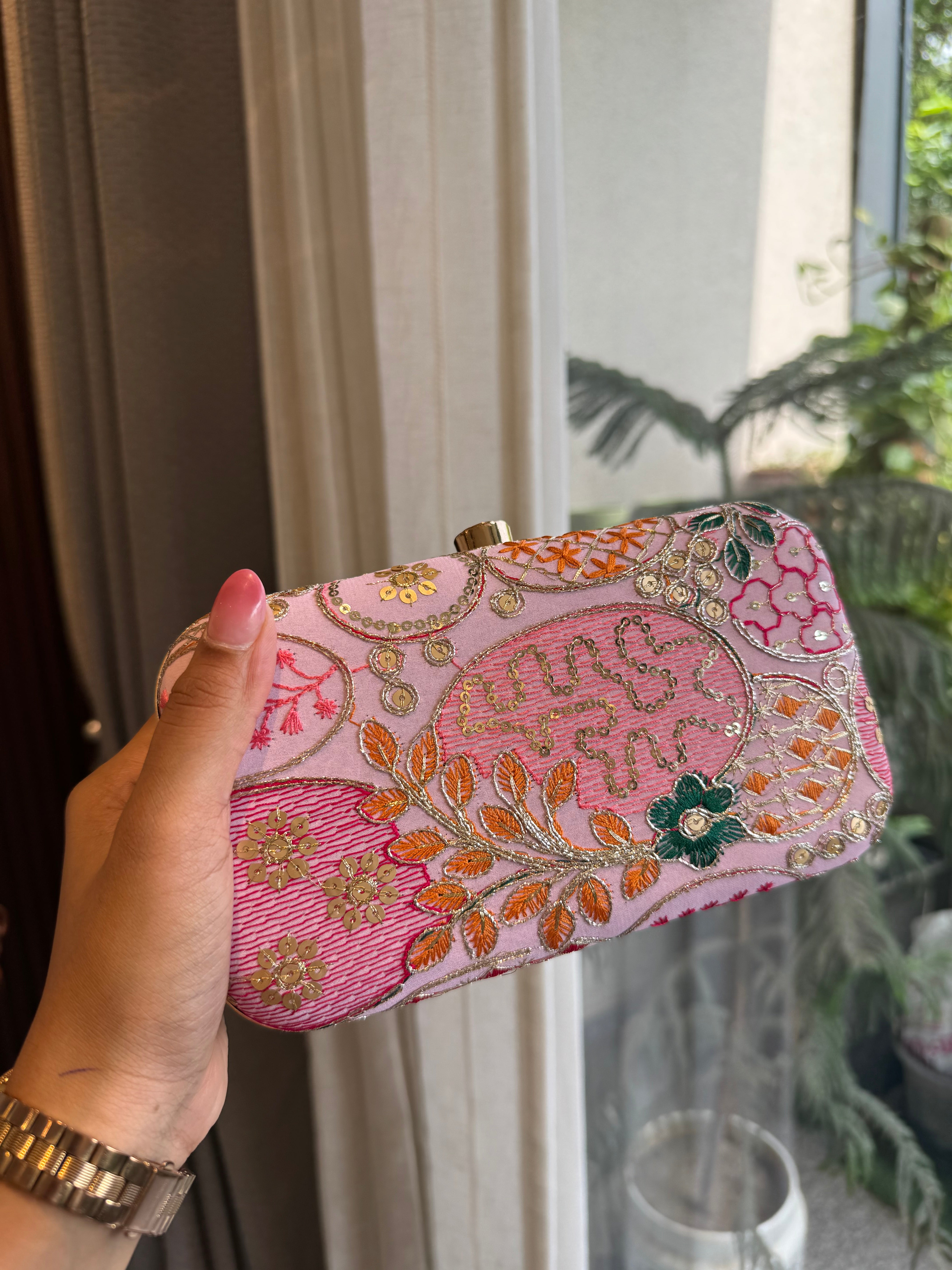 Bandhni clutches