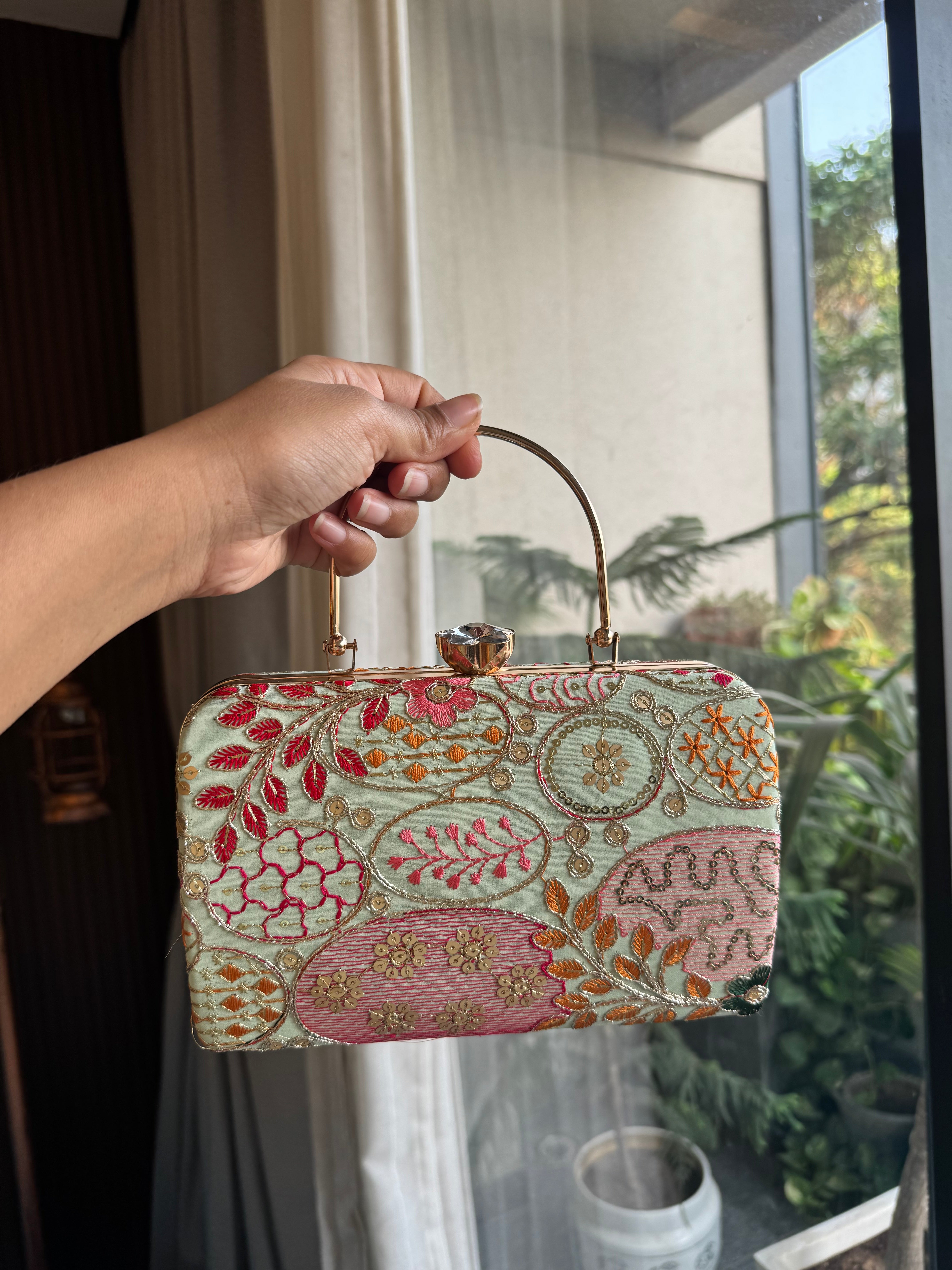 Mobile party bag