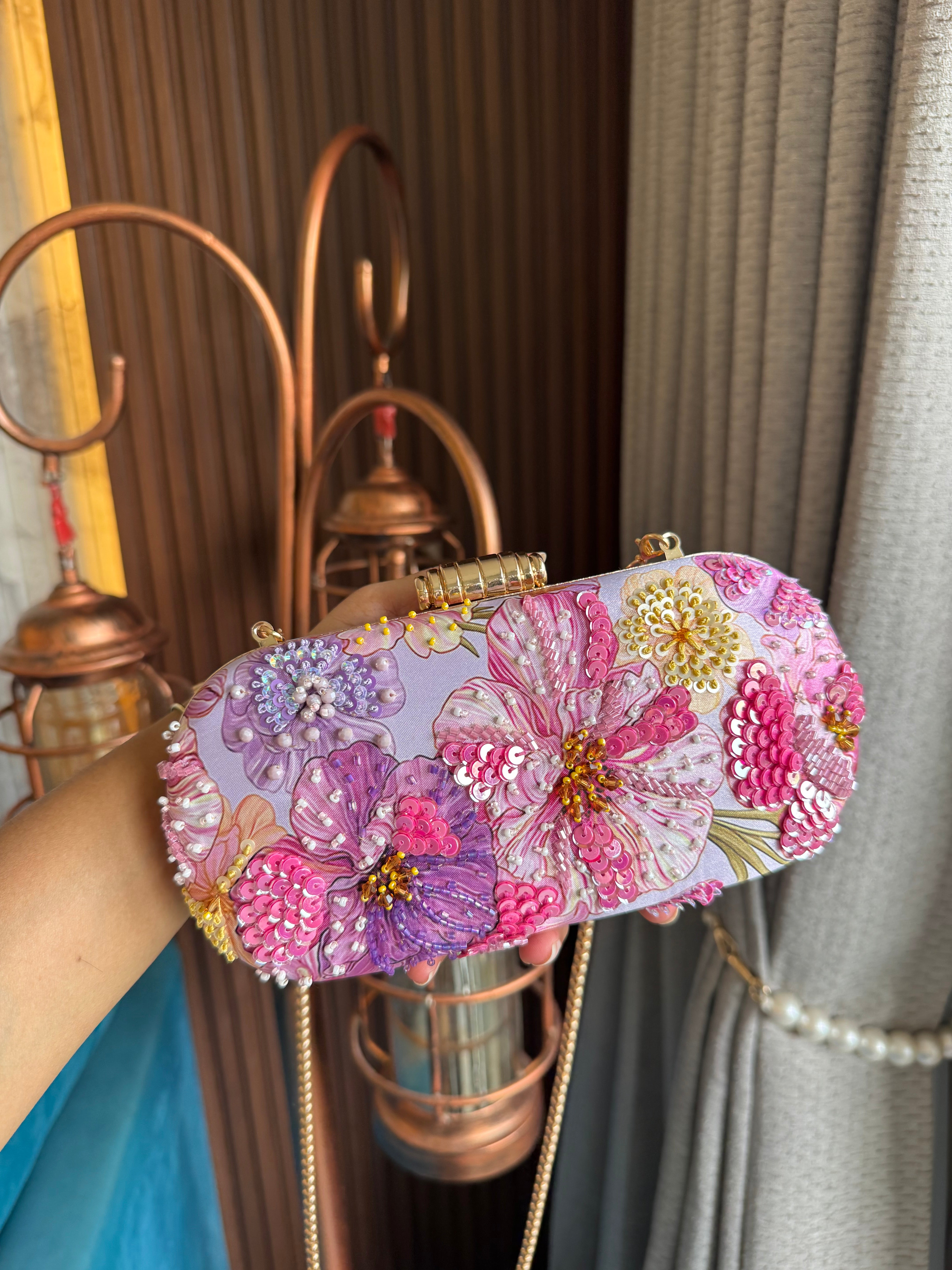 Raya clutch