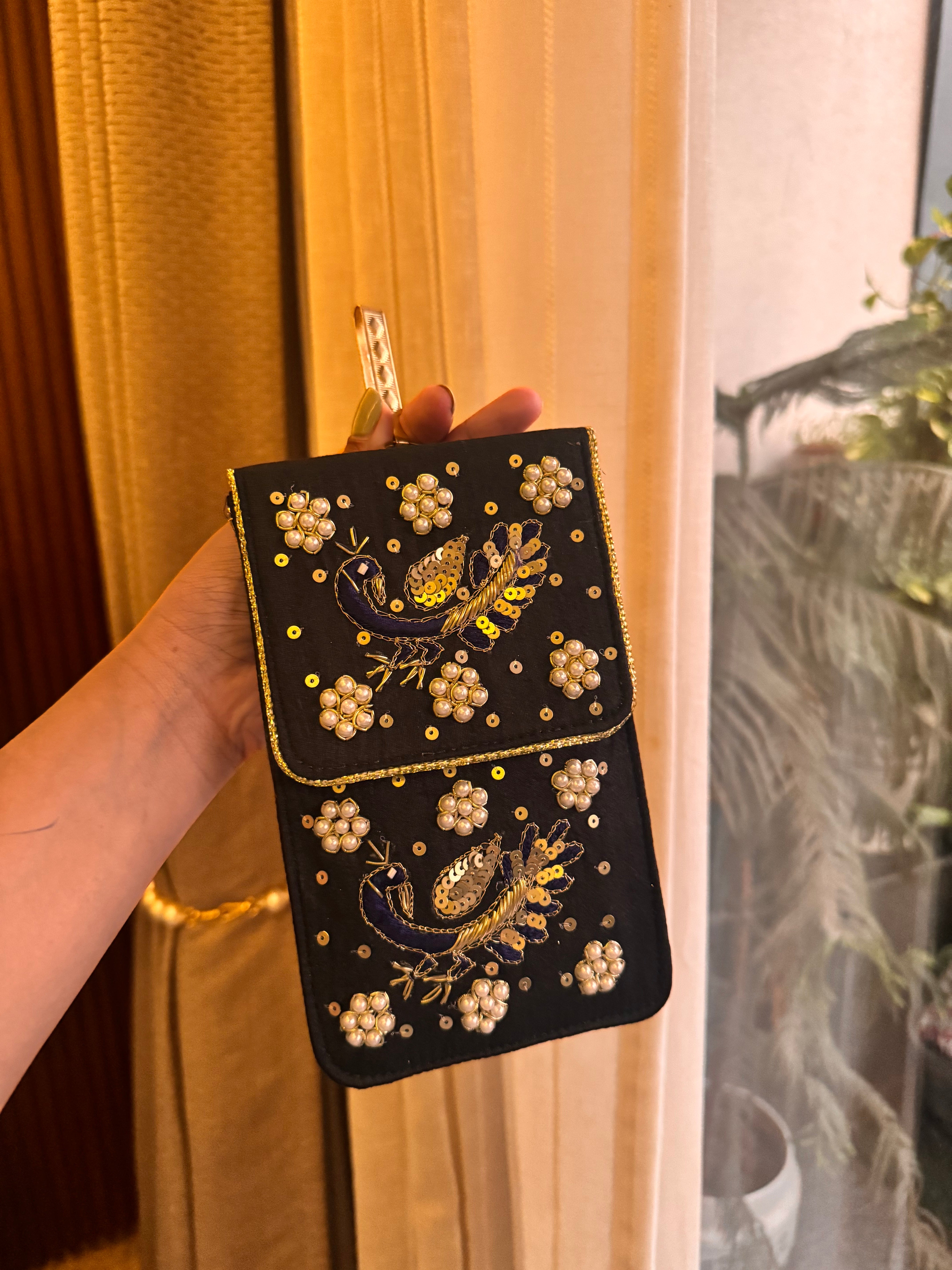 Mobile sling bag