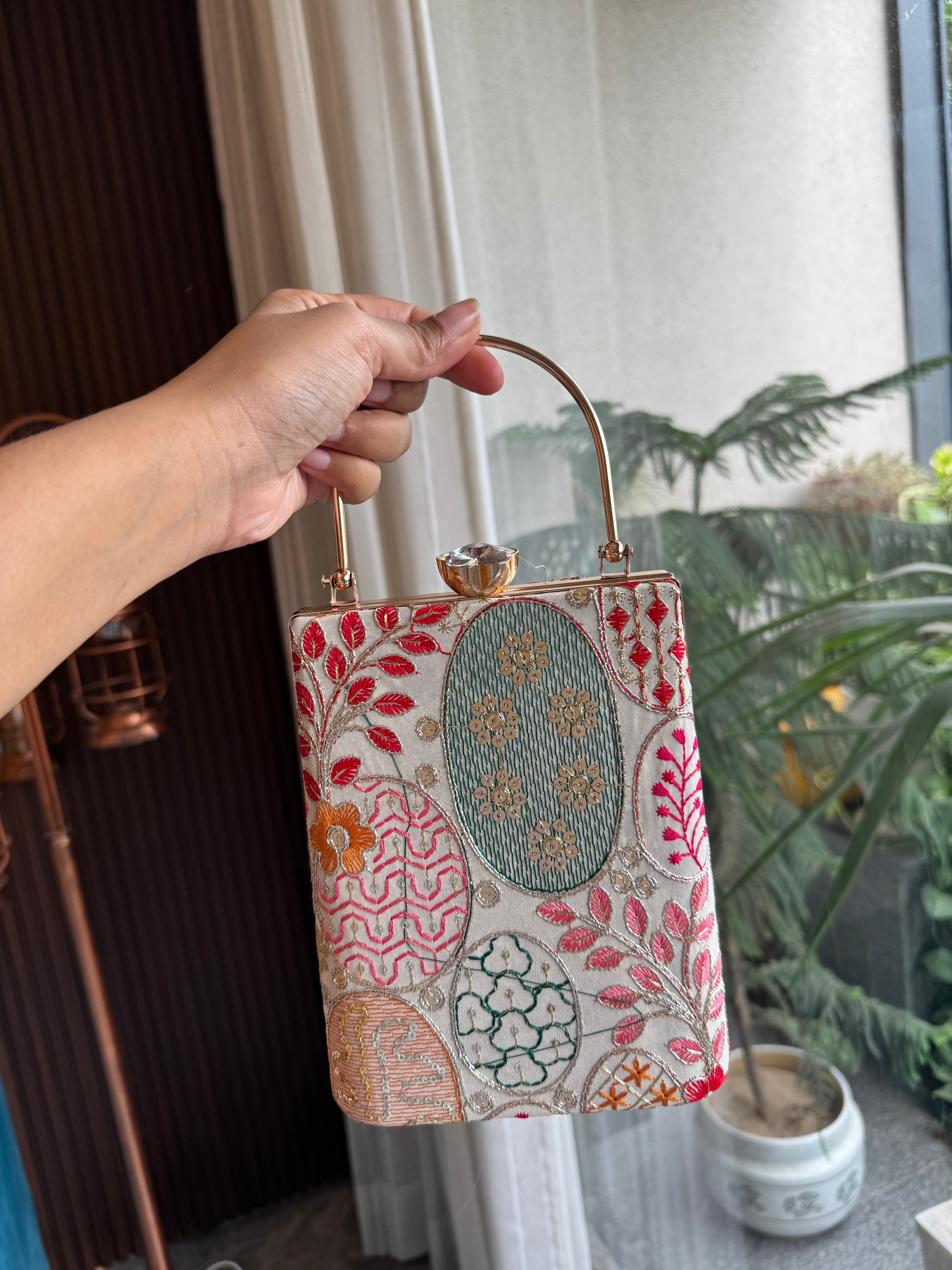 Mobile party bag