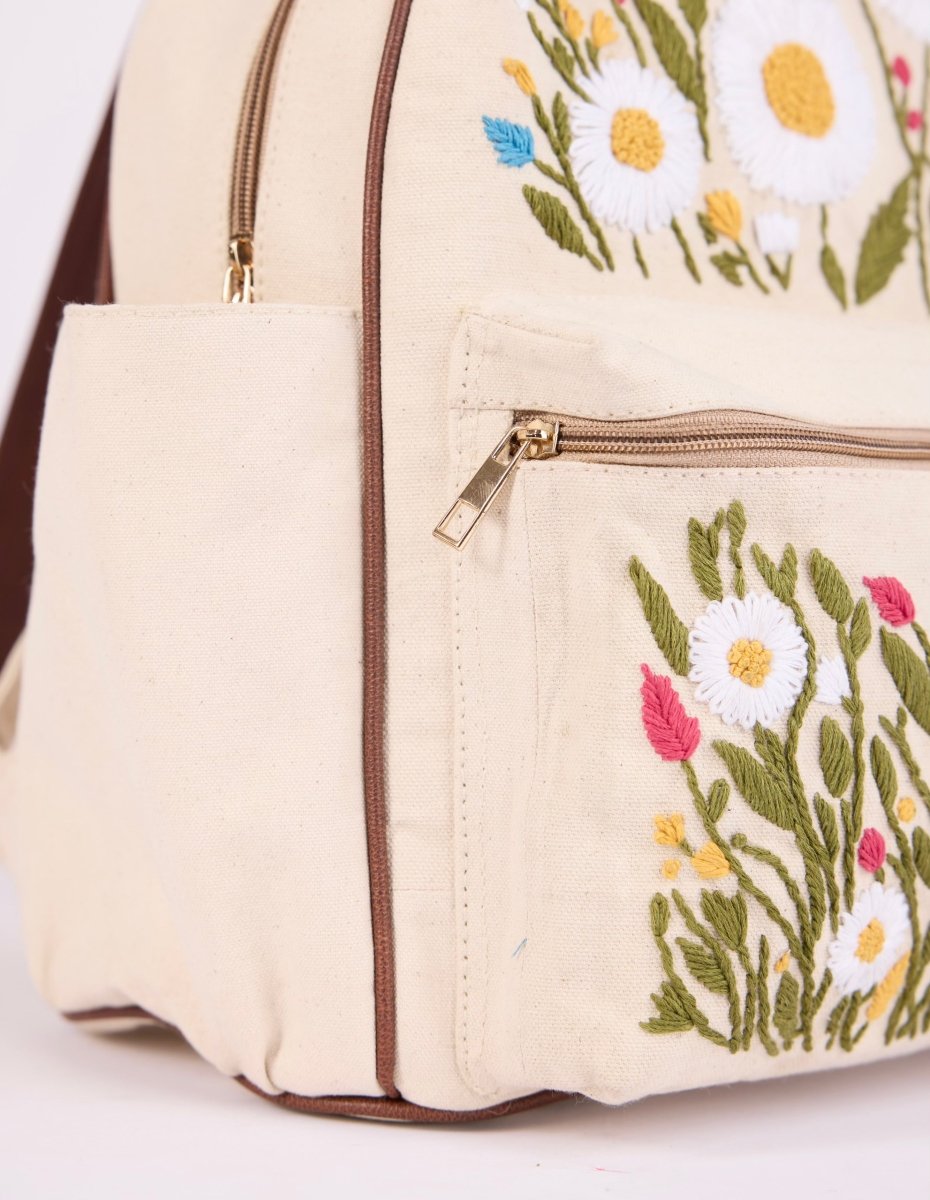 Embroidery backpack - Bagyo