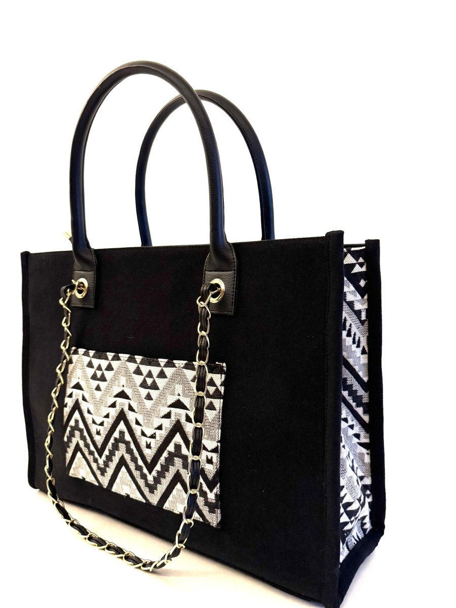 Pyramid print - Bagyo