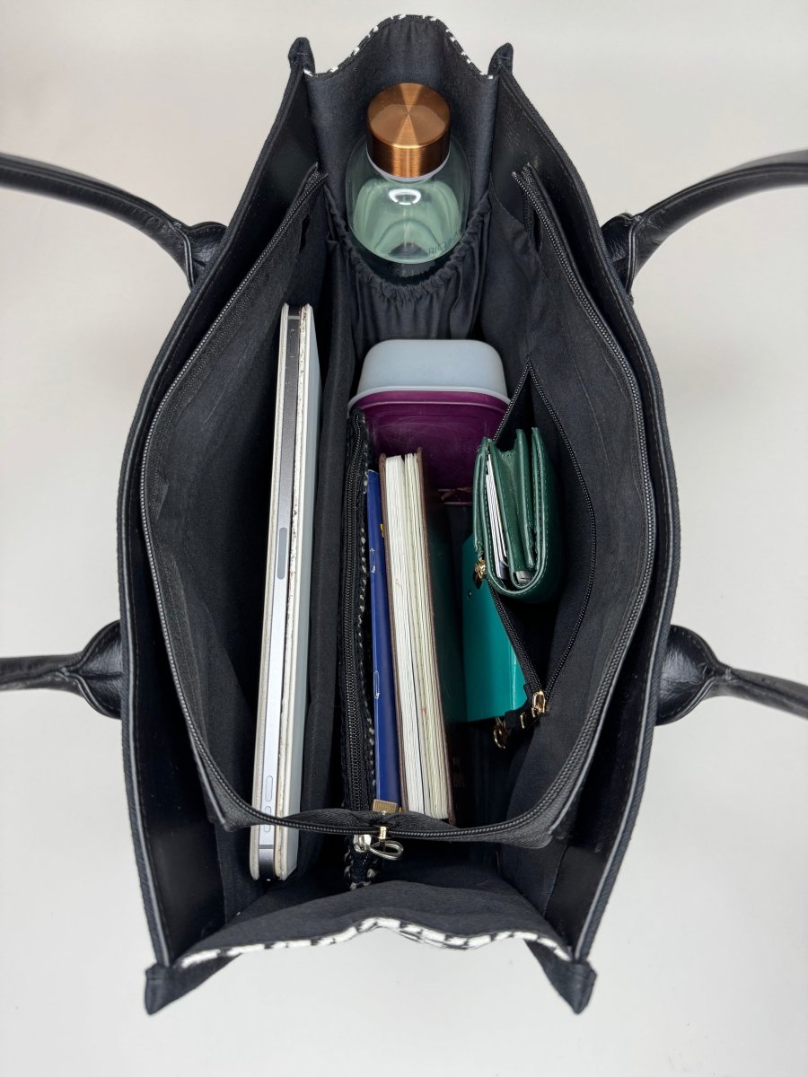 Pyramid print - Bagyo