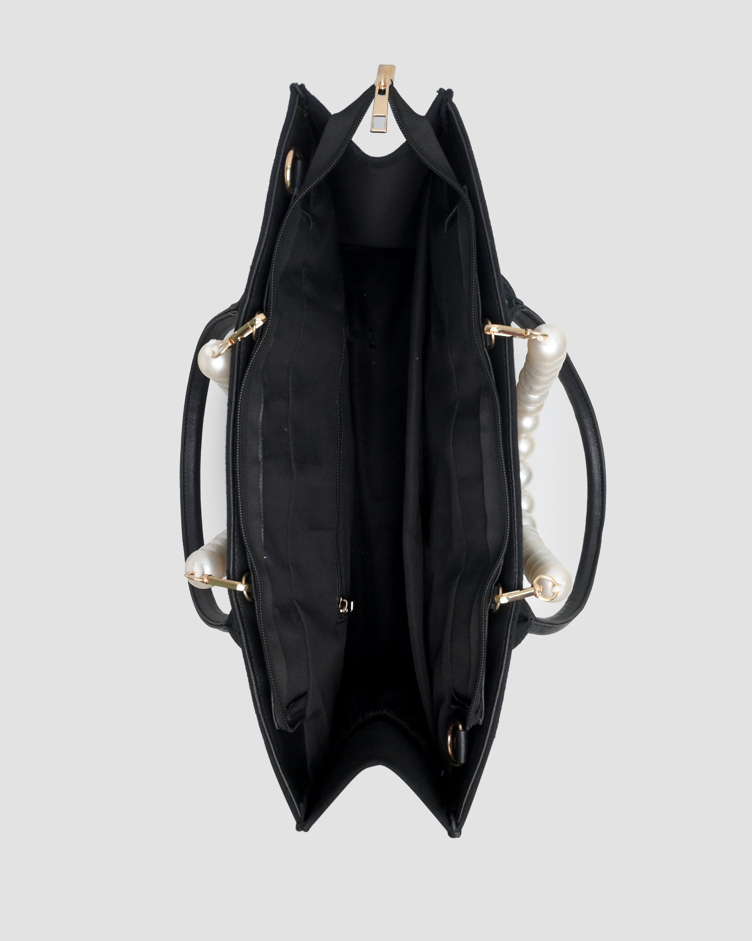 Canvas bag with pearl handle