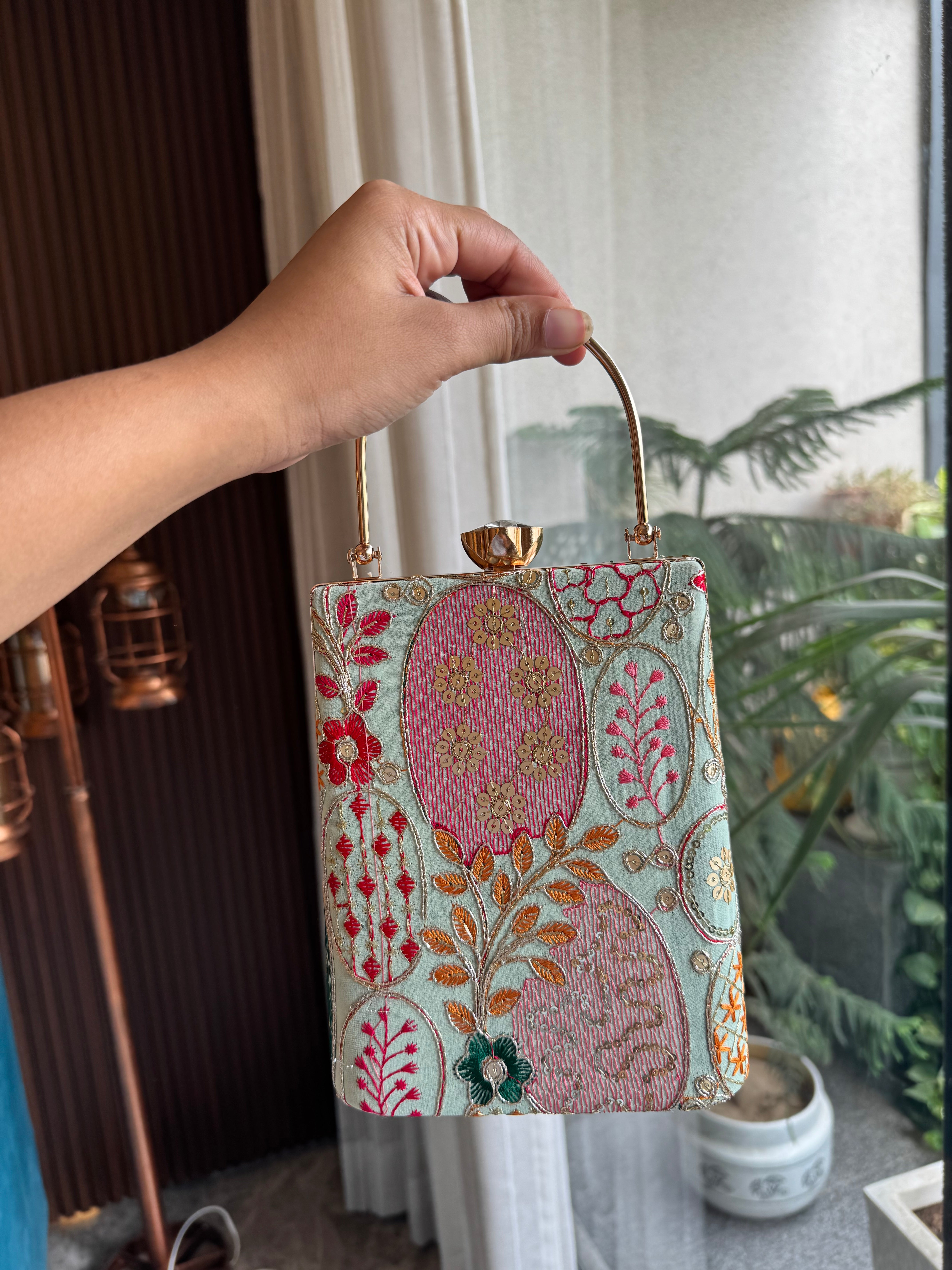 Mobile party bag