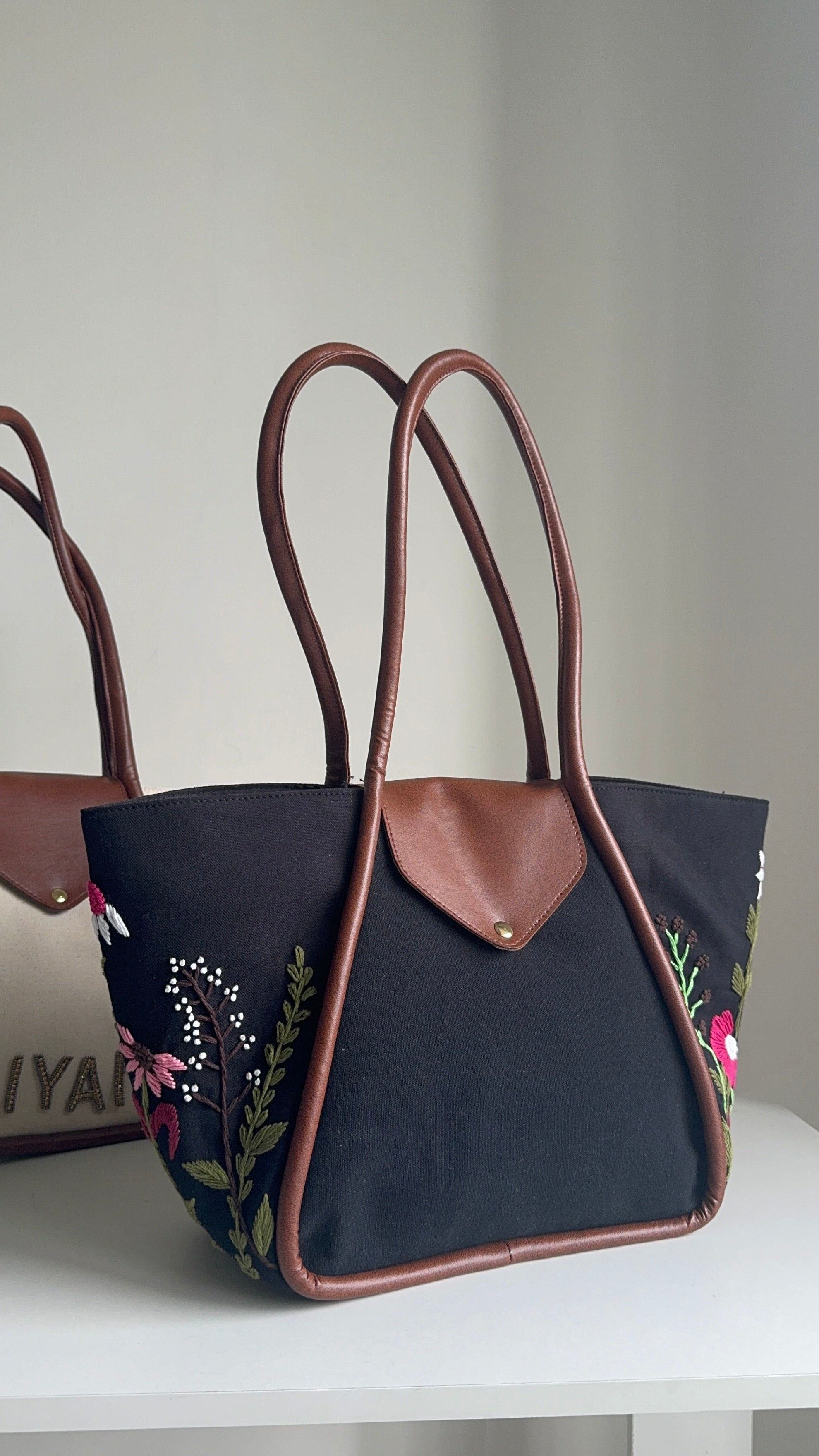 Alizeh Embroidery bag