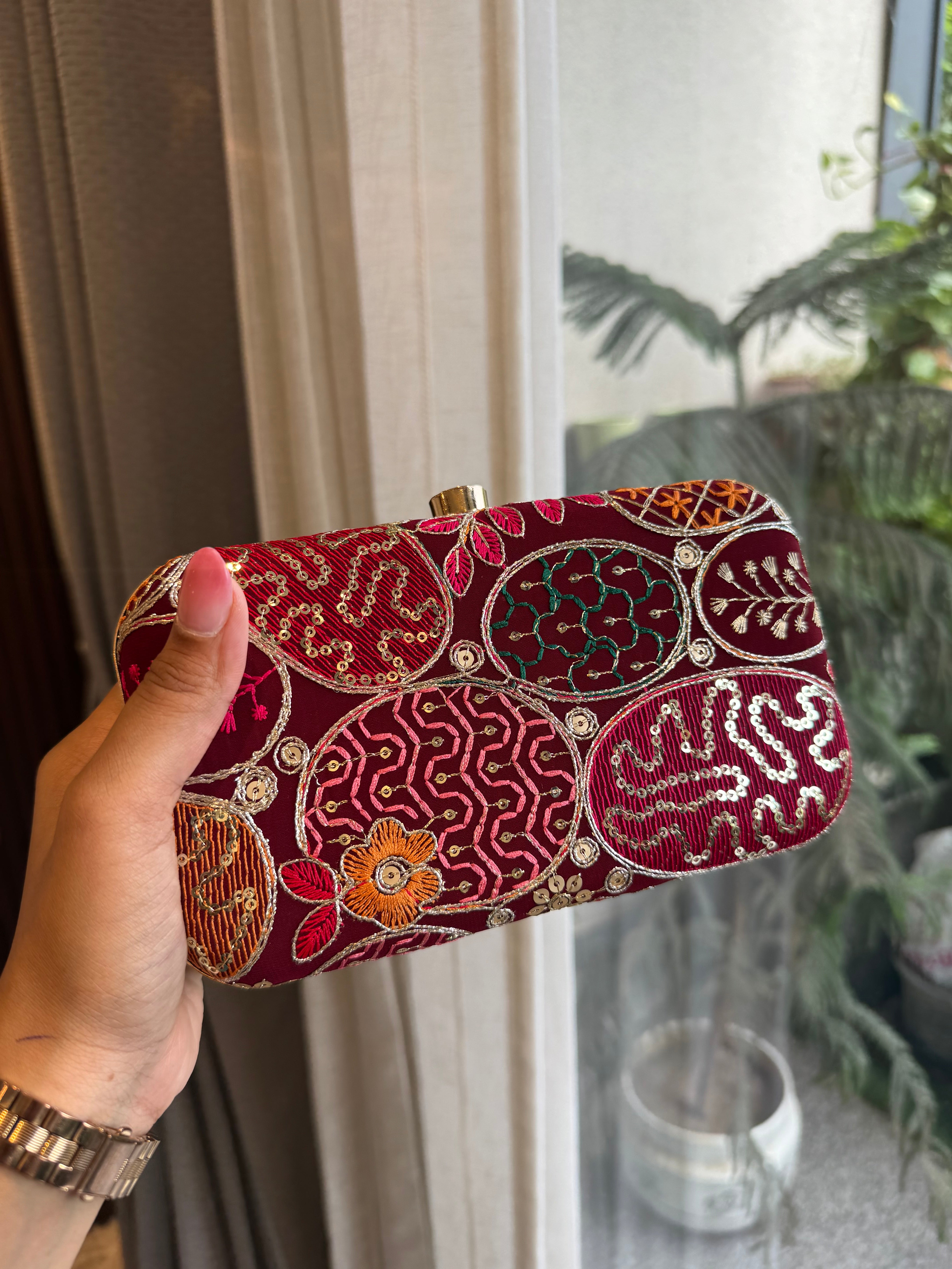 Bandhni clutches