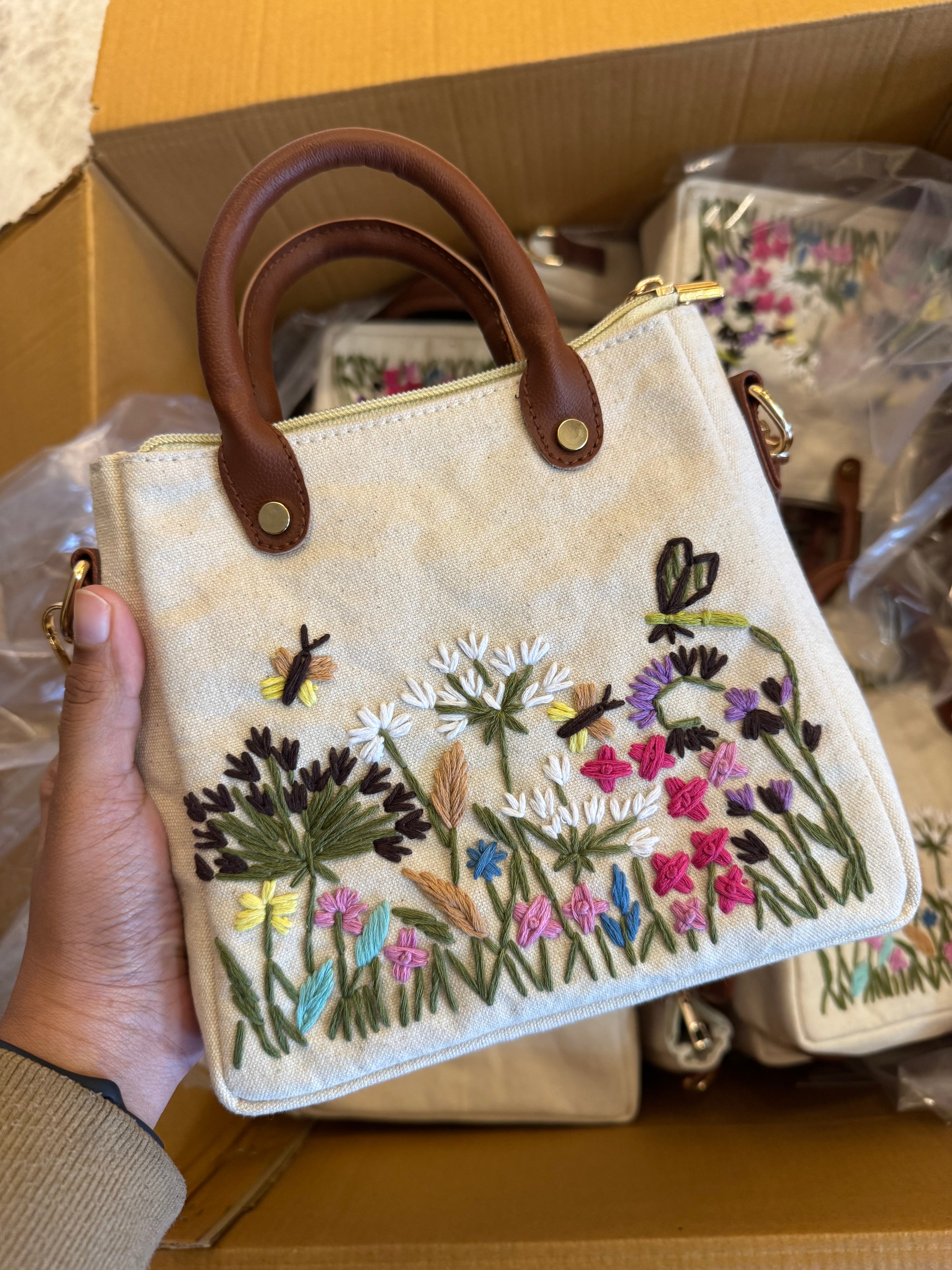 Roop embroidery sling