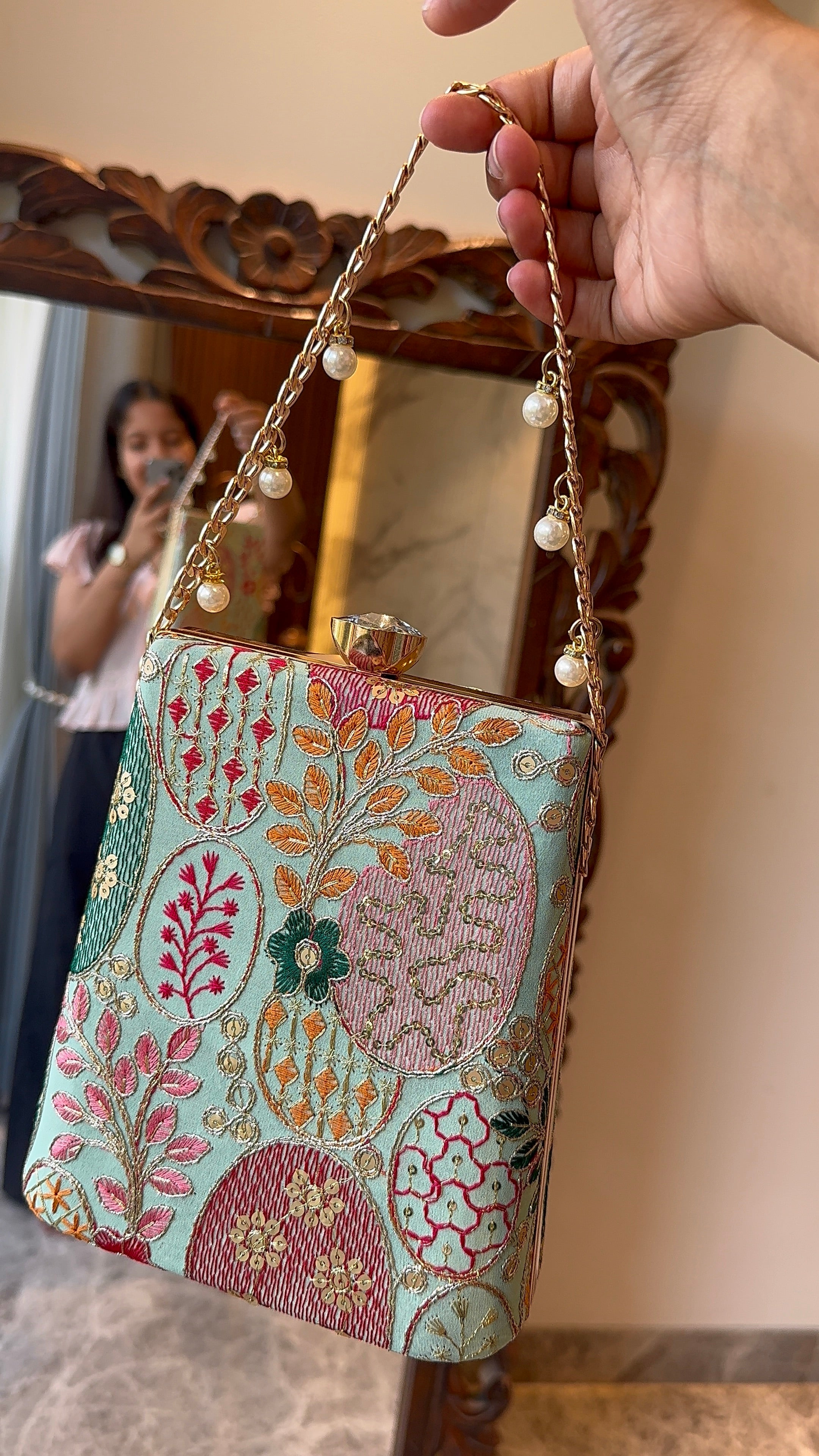 Mobile party bag