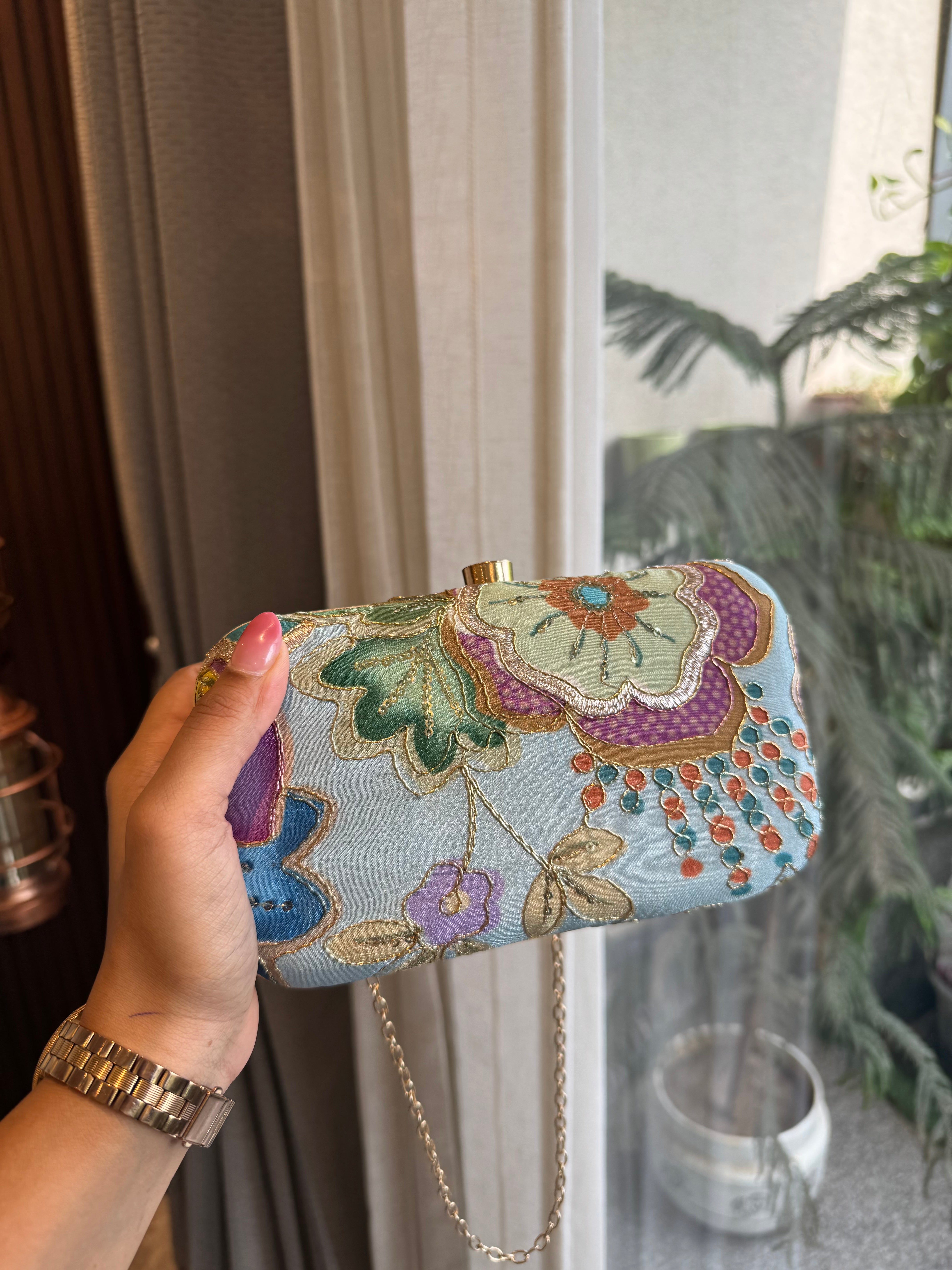 Bandhni clutches