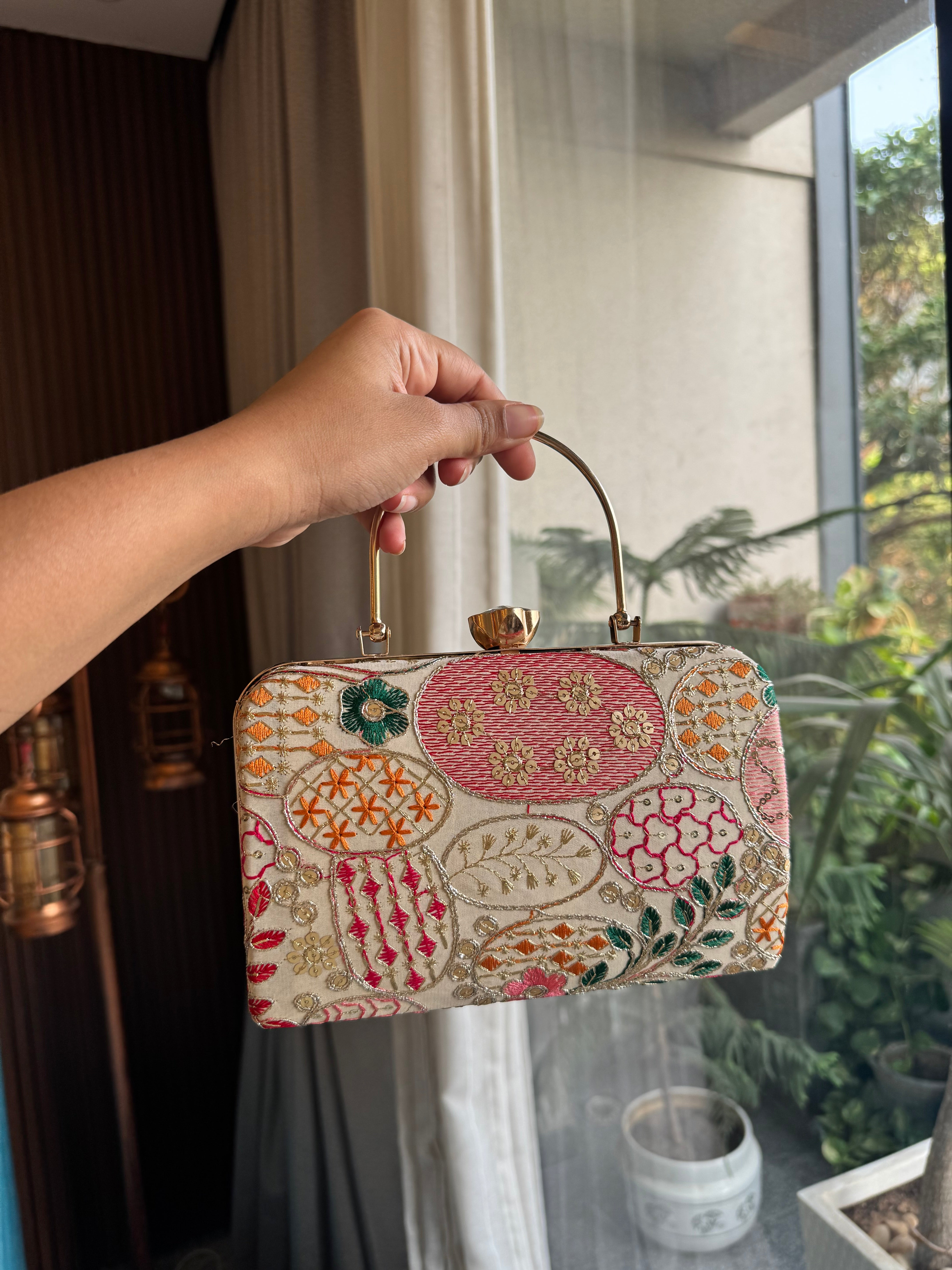 Mobile party bag